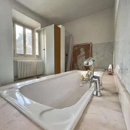 Affascinante Casale Brambilla Vicino Pavia Villa
