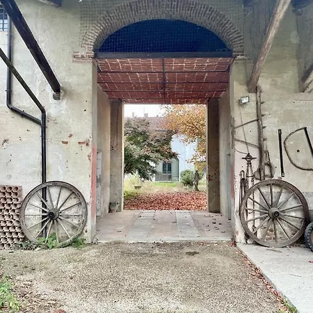 Affascinante Casale Brambilla Vicino Pavia San Zenone al Po