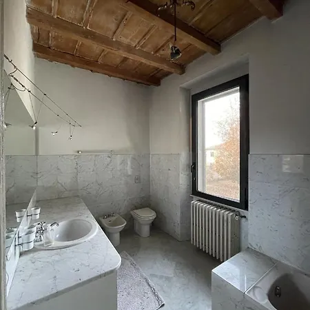 Affascinante Casale Brambilla Vicino Pavia San Zenone al Po